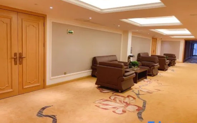 Vienna International Hotel (Guiyang Qingzhen Gaoyuan Mingzhu Junyueguoji)