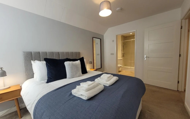 Crescent House Apartments