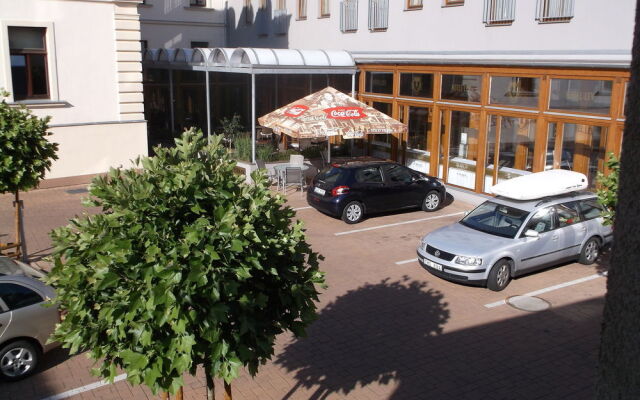 Hotel Lev