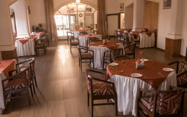 Royal Jardin Whistling Pines Resort