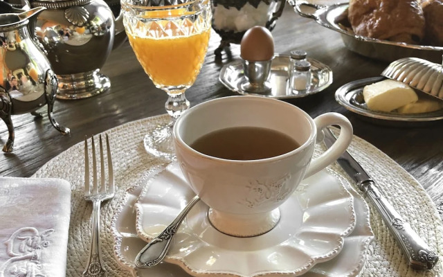 Manoir De La Croix Saint Louis