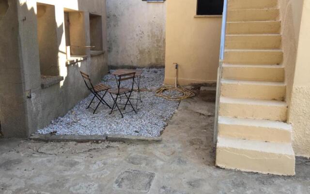 Lemnian house in Portiano