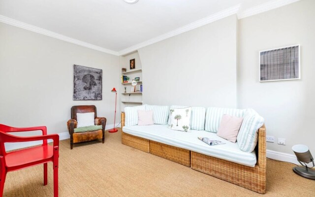 Charming 1BR Flat in Chelsea