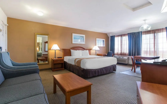 Quality Inn & Suites Redwood Coast