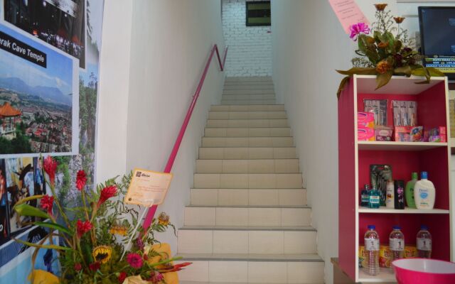 M Motel Meru