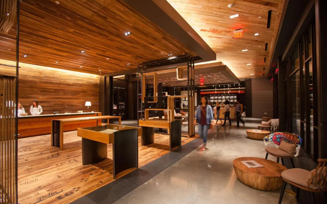 The George, by Valencia Hotel Collection