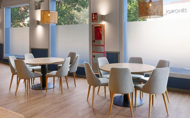 B&B Hotel Girona 2