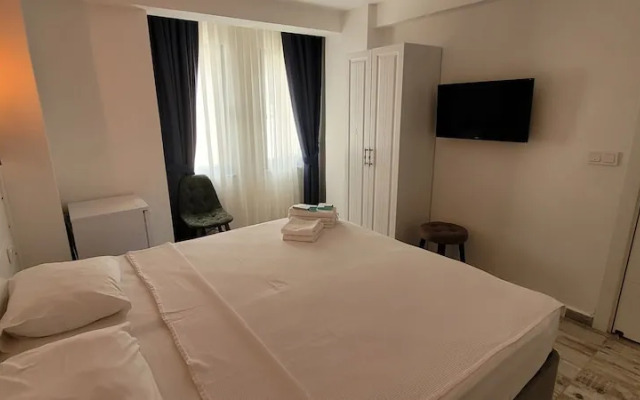 Tenes Otel