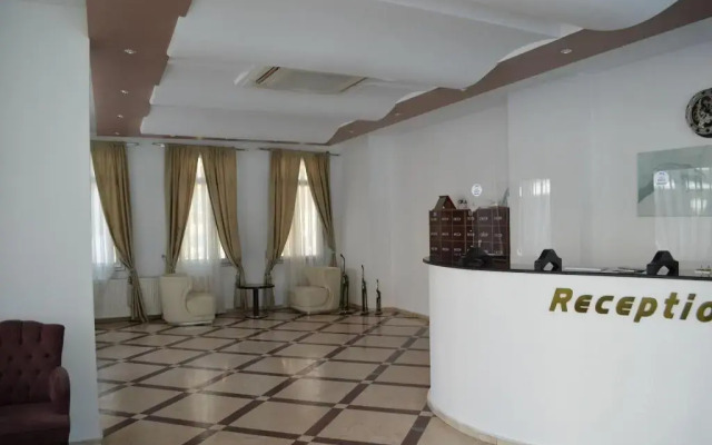Grand Milano Hotel