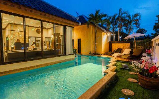 November T Pool Villa 2