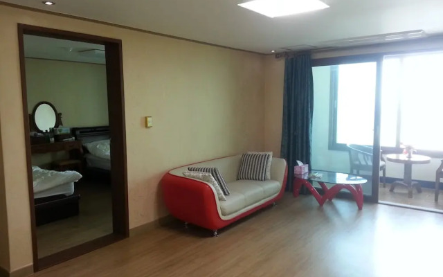 Eden Hostel