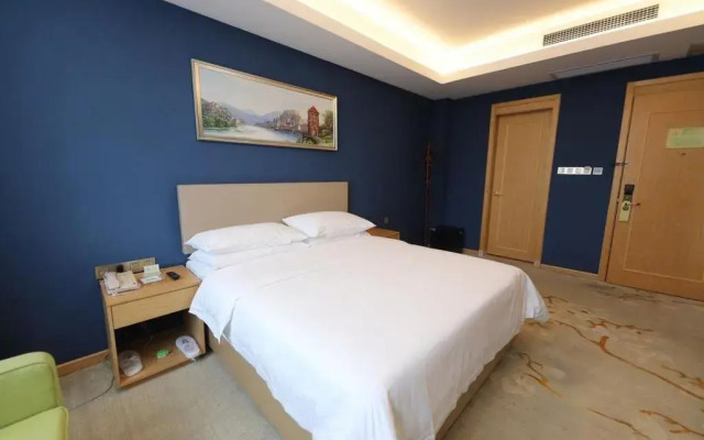 Vienna International Hotel (Foshan Eternal Love Xiqiao Mountain Scenic Area)