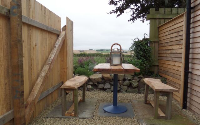 Charming 1-bed Garden Lodge in Boyndie, Banff