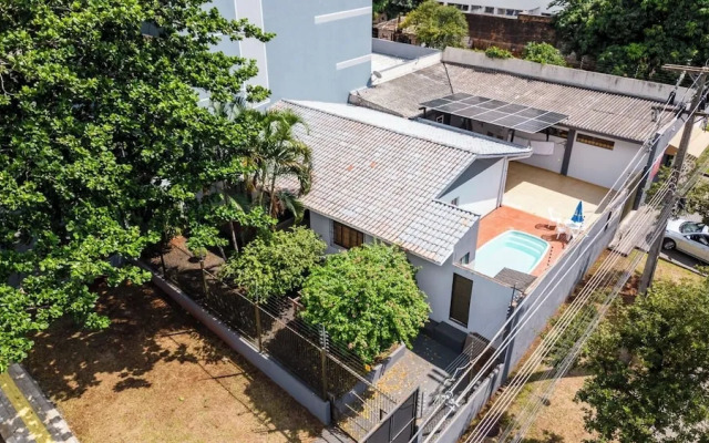 Casa Central 3 suites e piscina 10 pax