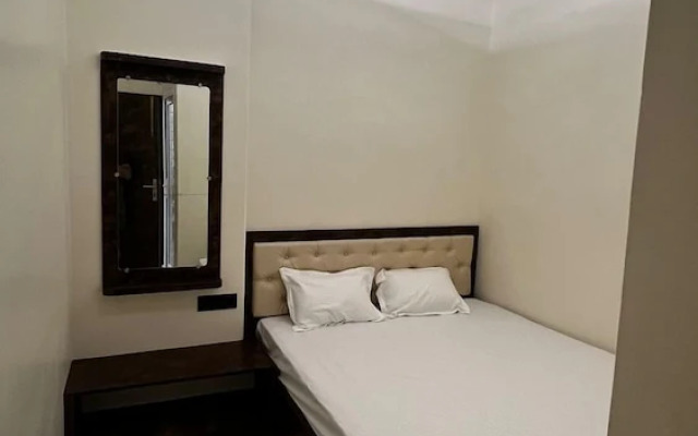 Hotel Divyakashi homestay