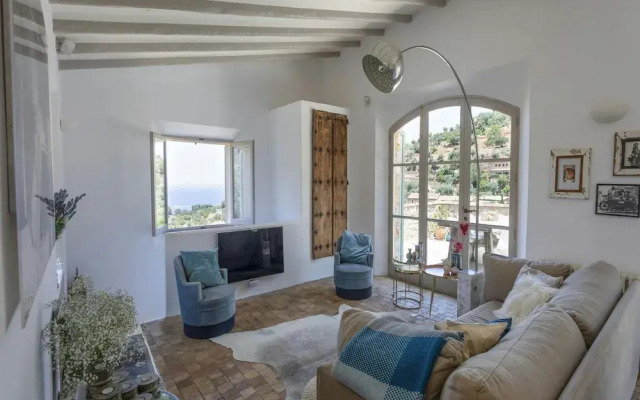 Stylish Holiday Home With Deia Views