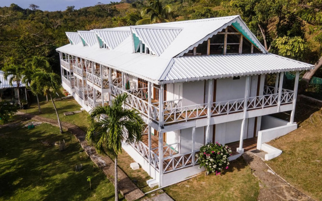 South West Bay Cabañas