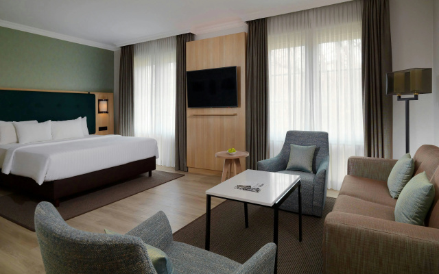 Courtyard by Marriott Hamburg Airport - Image 5