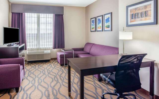 La Quinta Inn & Suites by Wyndham Luling