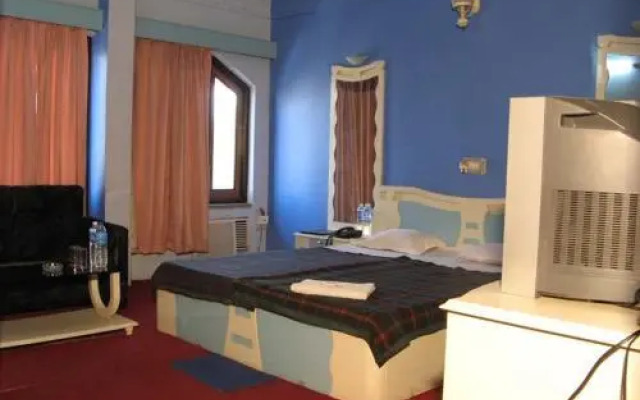 Hotel Saptarishi