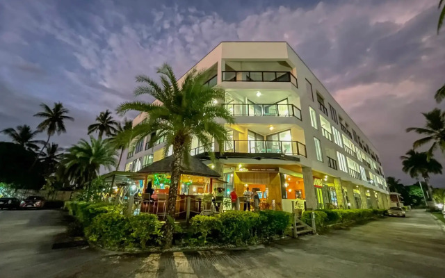 Ramada Suites by Wyndham Seafront Coral Coast