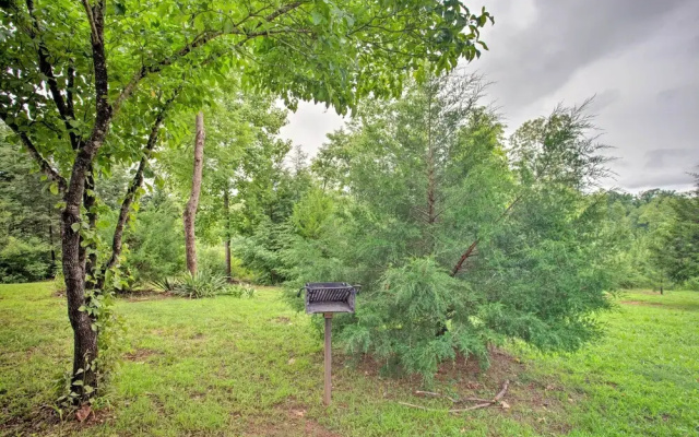 Hike, Sip & Unwind! Mill Spring Cabin Near Winery