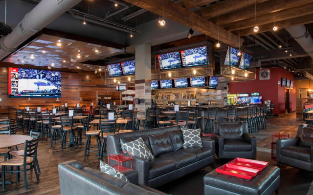 Courtyard by Marriott Holland Downtown