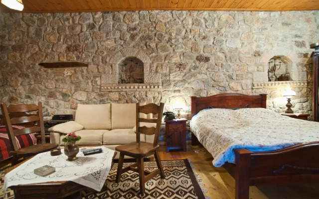 Alexandros Pension