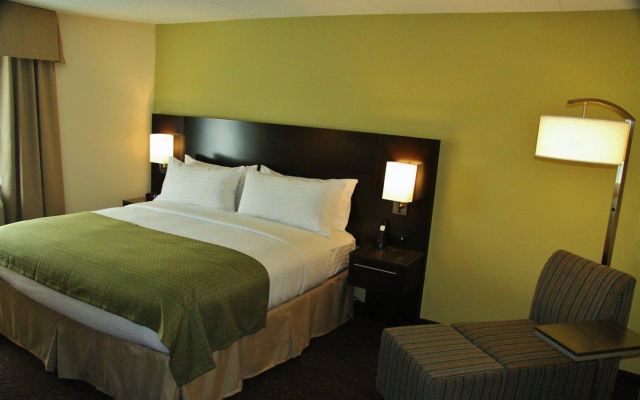 Holiday Inn Greensboro Coliseum by IHG