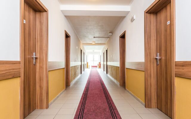 Nad Královnou Hotel & Restaurant