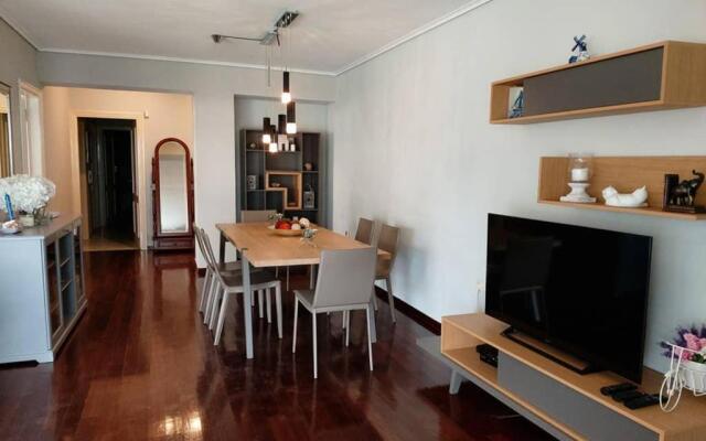 Luxury beachfront 3 bedroom apartment in Kavouri beach, Athens