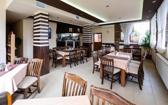 Sharkov Family Hotel