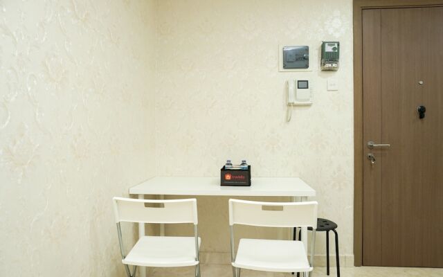 Comfy 2BR Puri Orchard Apartment