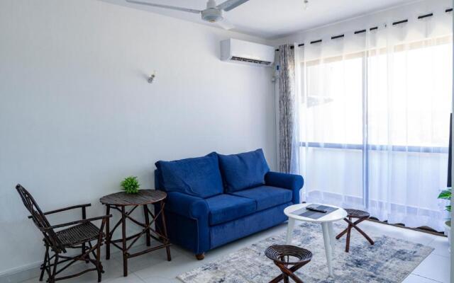 Light House- 1 BR- 43 inch Smart TV- Hot Shower