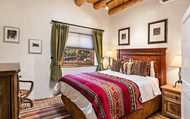 Amor - Historic Adobe in the Heart of The Railyard and Downtown Santa Fe, Hot Tub