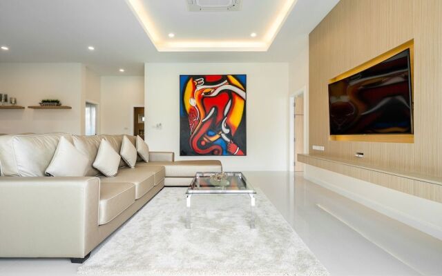 Luxury Pool Villa A18