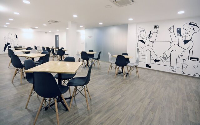 OYO Flagship HUDA City Centre