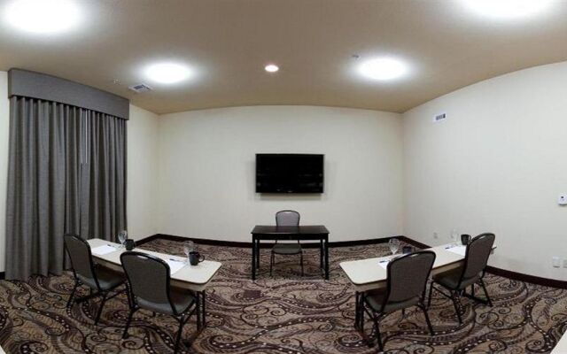 Holiday Inn Express & Suites Oklahoma City Nw-Quail Springs