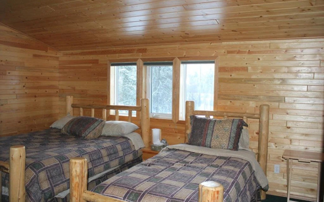 Cougar Mountain Lodge B&B