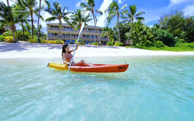 Moana Sands Beachfront Hotel & Villas