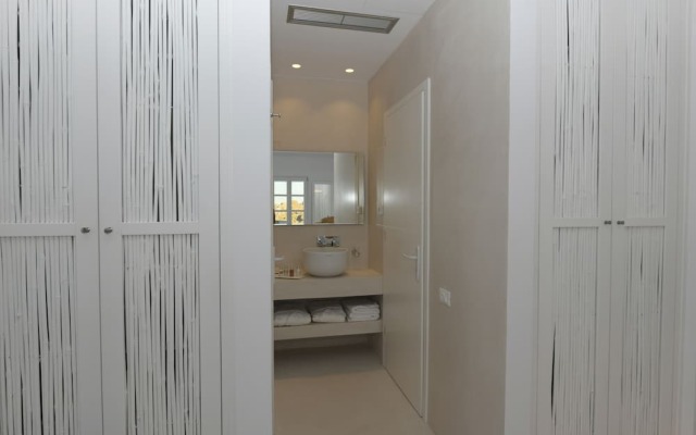 Ammonite Mykonos Private Suites