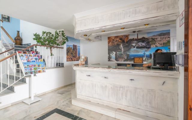 Hotel Playamaro