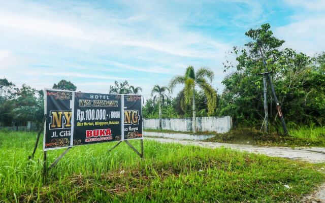 OYO 90490 Hotel Nyi Rindang