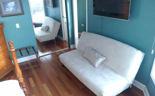 Alaska Sundance Retreat B&B