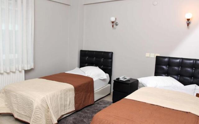 Tanin Hotel