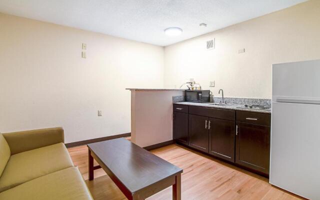 Red Roof Inn & Suites Greenwood, SC