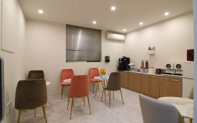 Stay-inn Hotel
