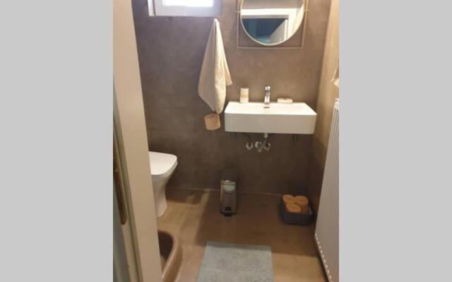 central studio very close to the port of Volos