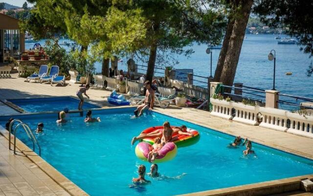 Lumbarda Resort Apartments