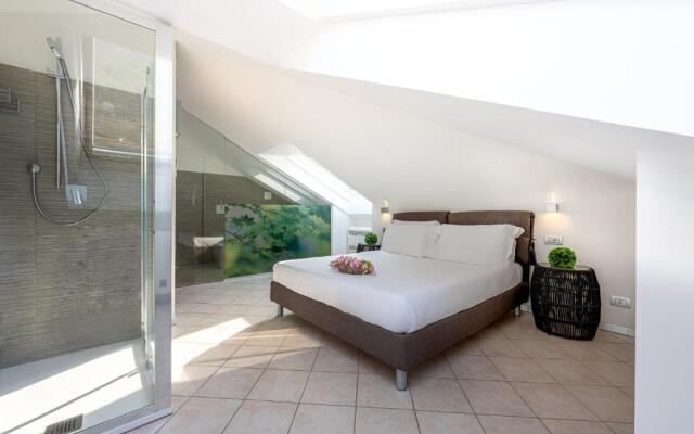 Villa Vittoria-Seasonal Warm Pool-Shared Sauna-Bellagio Village Residence
